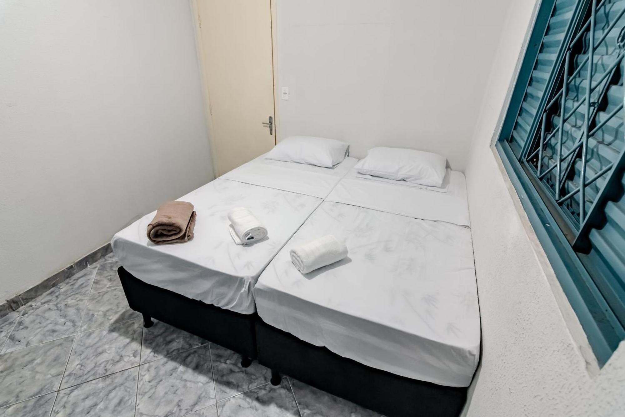 Pousada Roosevelt Quarto 03 - Pousada Central Prox Rodoviaria E Dist Industrial Hotel Uberlândia Kültér fotó