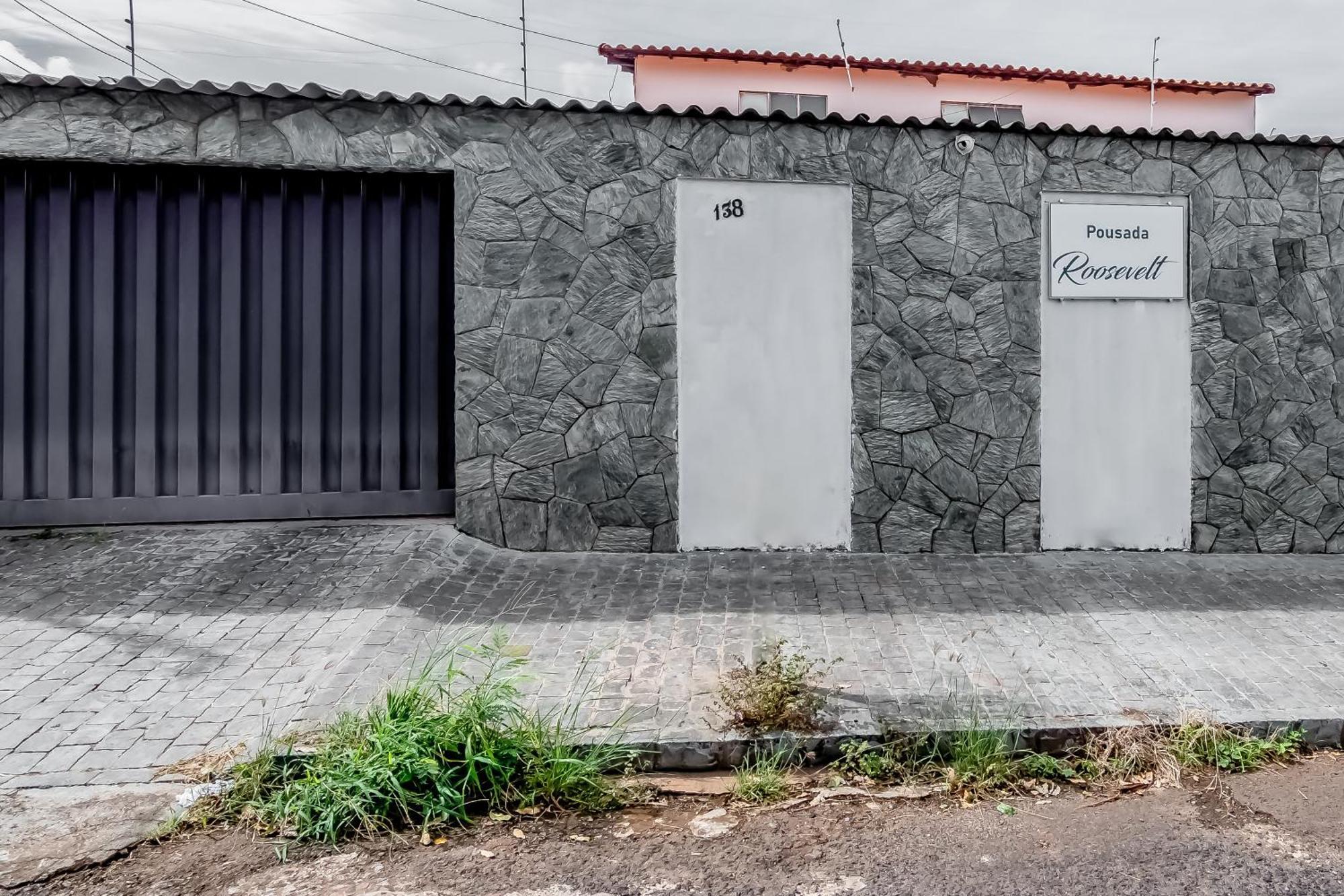 Pousada Roosevelt Quarto 03 - Pousada Central Prox Rodoviaria E Dist Industrial Hotel Uberlândia Kültér fotó